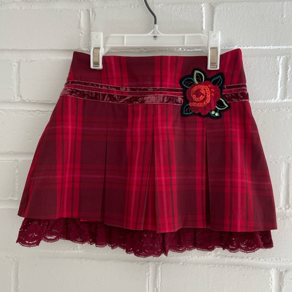 The Children's Place Other - Children’s Place Classic Red Plaid Skirt Sequin Rose Applique Embellishment Sz 4
